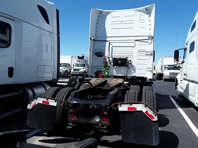 2020 VOLVO VNL64T-760