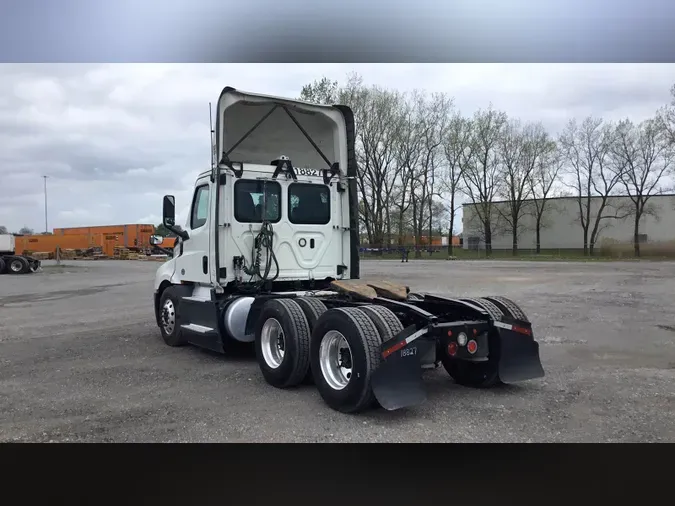 2019 Freightliner Cascadia 126