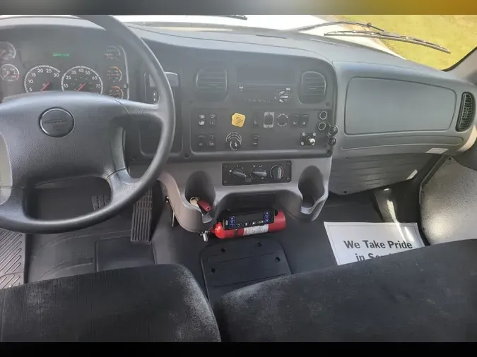 2018 FREIGHTLINER/MERCEDES M2 106