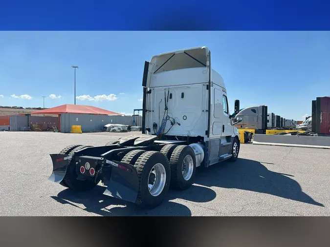 2019 Freightliner Cascadia 126