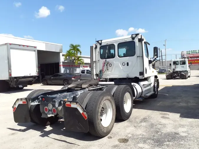 2020 FREIGHTLINER CASCADIA 125