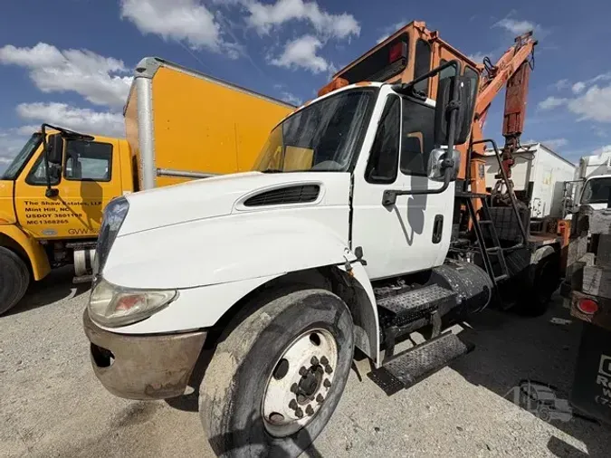 2010 INTERNATIONAL DURASTAR 4300