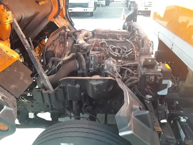 2020 HINO HINO 195