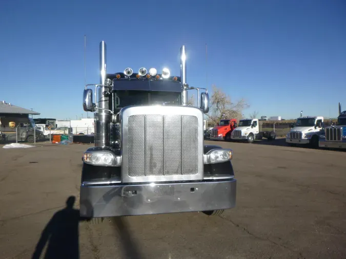 2022 Peterbilt 389