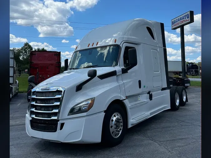 2019 Freightliner Cascadia 126