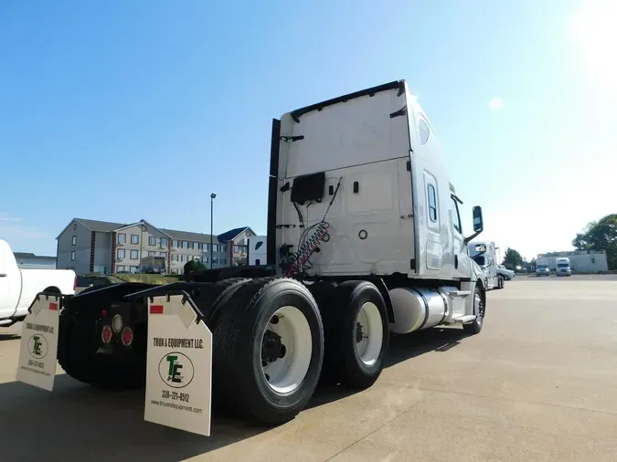 2020 Freightliner New Cascadia 126