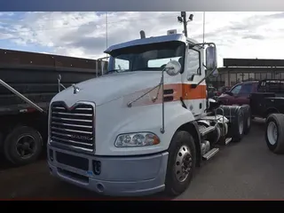 2017 MACK PINNACLE CXU613