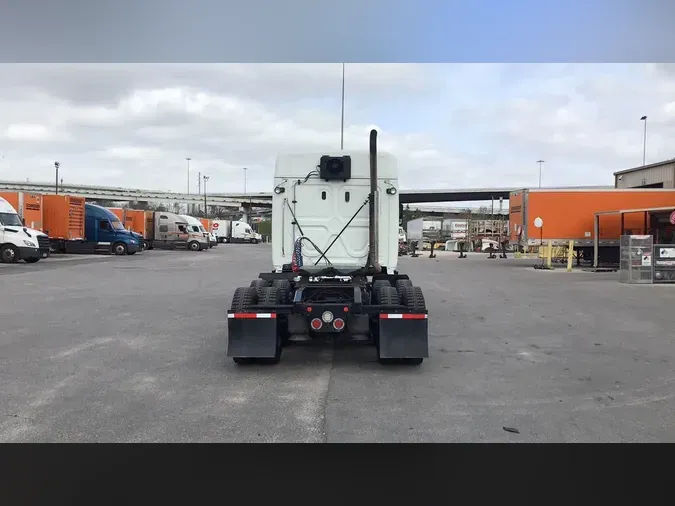 2022 Freightliner Cascadia 126