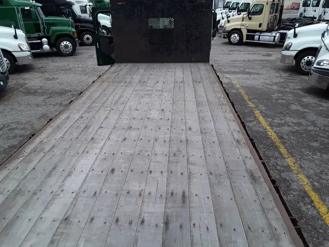 2017 Freightliner M2 106