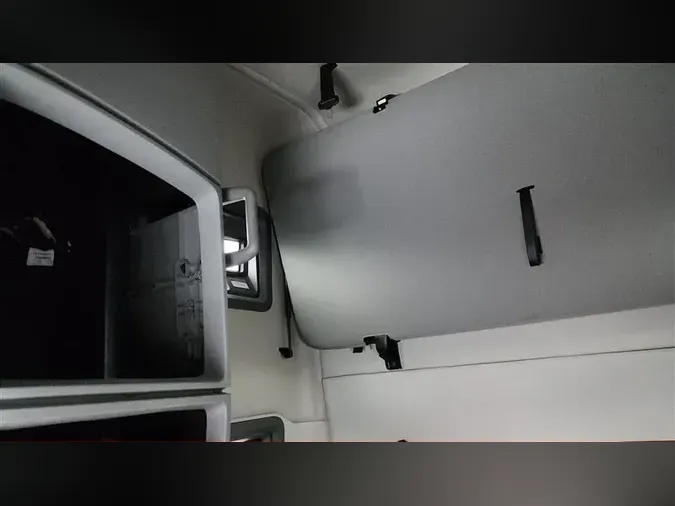 2022 VOLVO VNL760