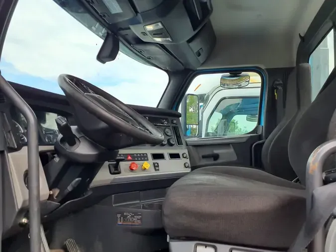 2020 FREIGHTLINER/MERCEDES NEW CASCADIA 1266f2e72ca00fba10b3abf6f7c330676fd