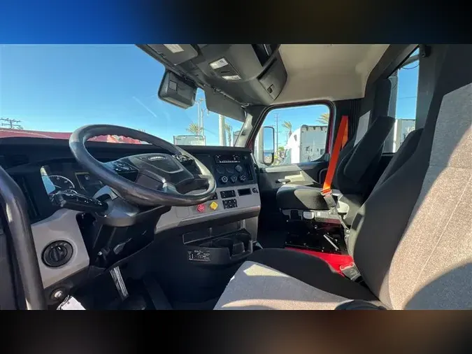 2022 FREIGHTLINER CA126