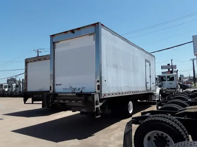 2018 FREIGHTLINER M2 106