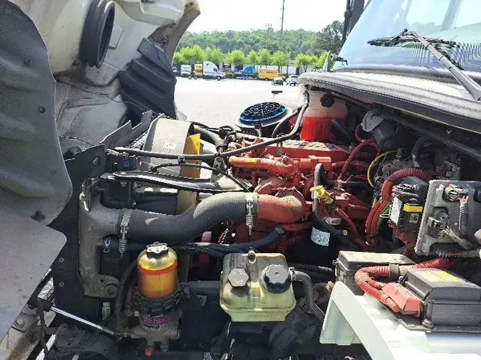 2017 FREIGHTLINER M2