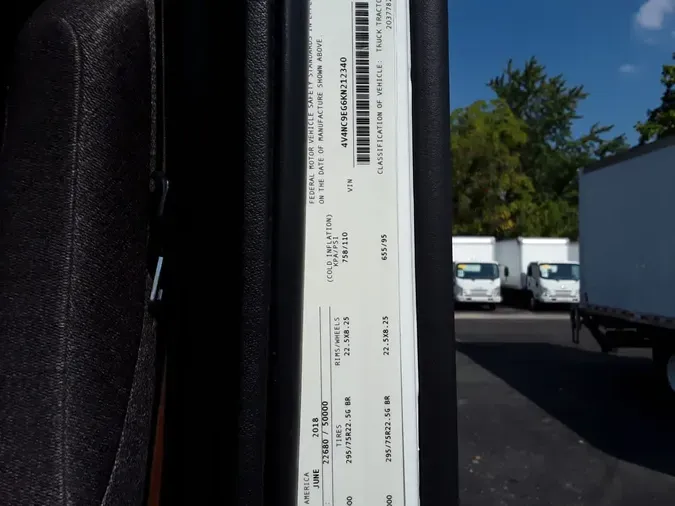 2019 VOLVO VNL64T-300