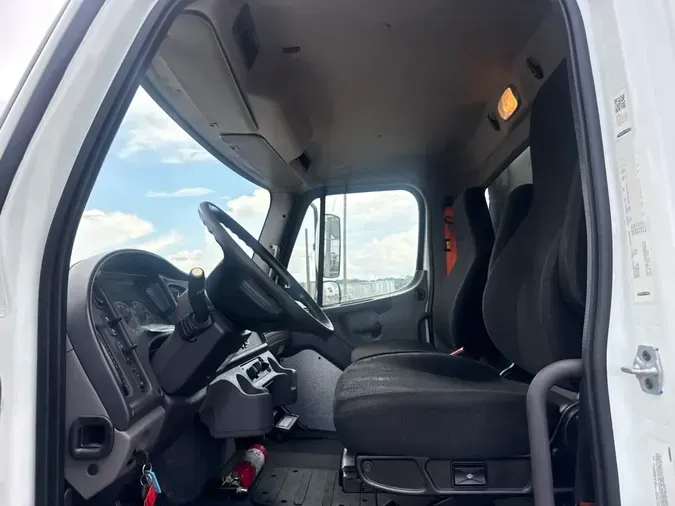 2019 FREIGHTLINER/MERCEDES M2 106