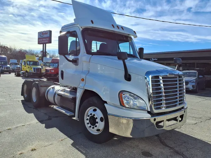 2017 FREIGHTLINER/MERCEDES CASCADIA 125