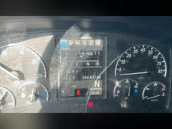 2021 Freightliner Cascadia 126