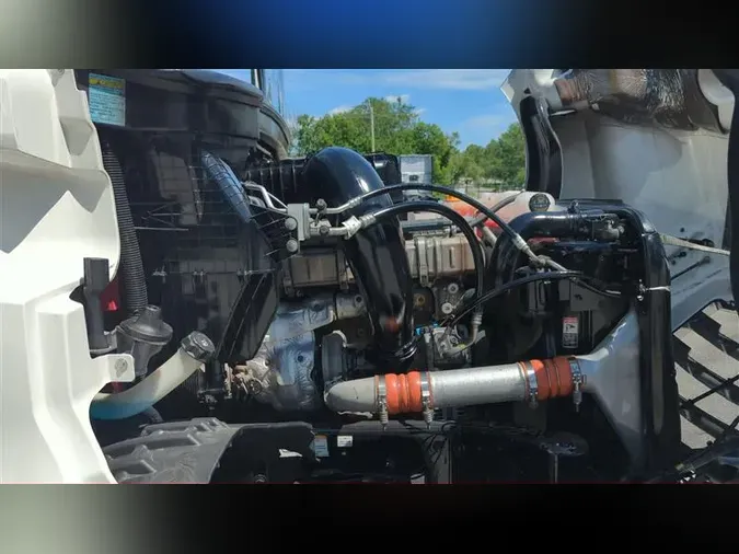 2019 FREIGHTLINER CA126