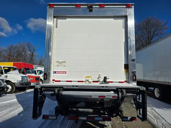 2018 FREIGHTLINER/MERCEDES M2 106