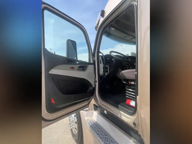 2023 Peterbilt 579