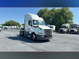 2021 Freightliner Cascadia 126