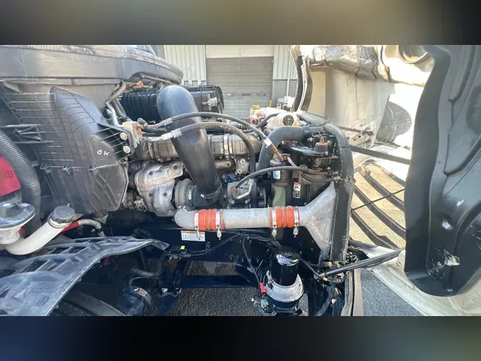 2021 Freightliner Cascadia 126