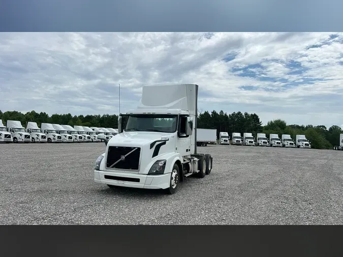 2016 Volvo VNL300