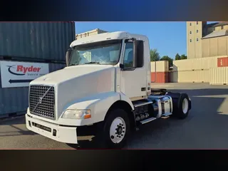 2014 VOLVO VNM42TRACTOR