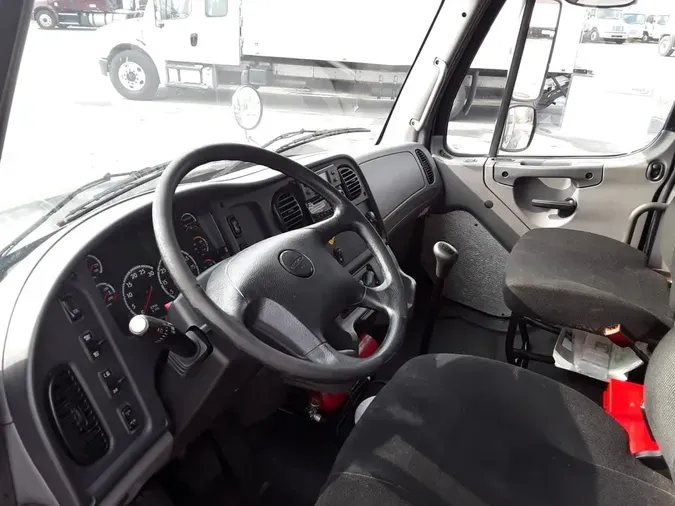 2018 FREIGHTLINER/MERCEDES M2 106