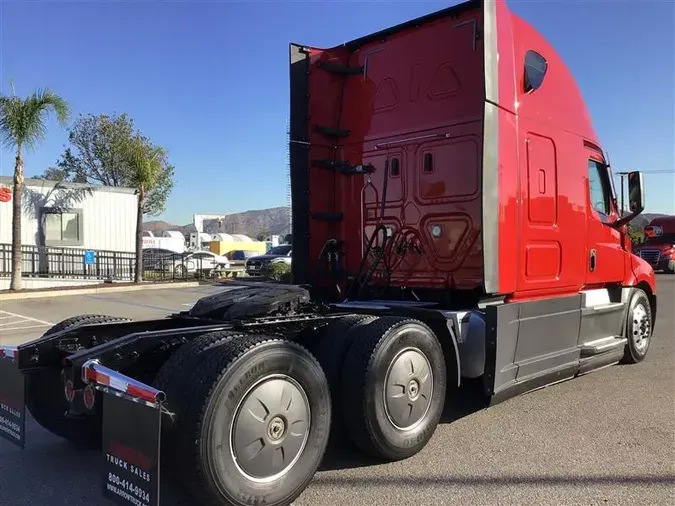 2020 FREIGHTLINER CA126