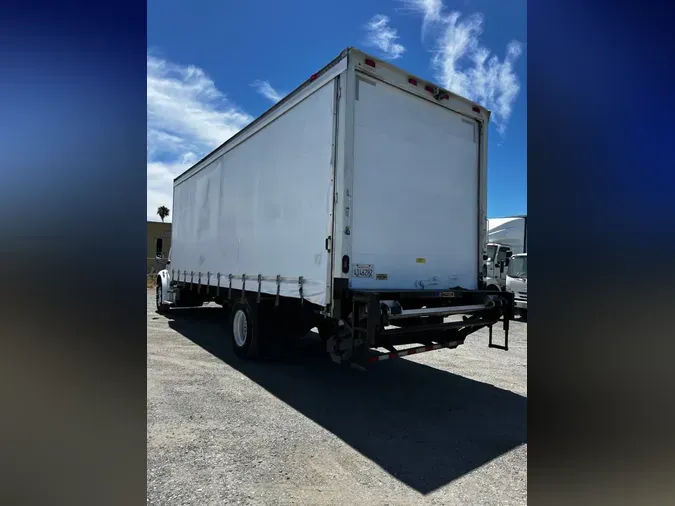 2018 FREIGHTLINER M2 106