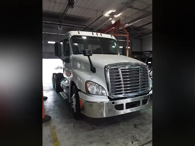 2016 FREIGHTLINER/MERCEDES CASCADIA 125