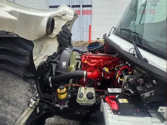 2021 FREIGHTLINER M2 106