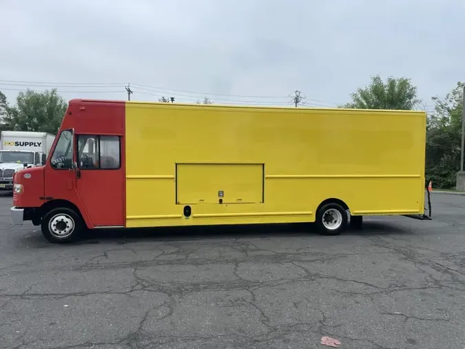 2017 FRTLR CUSTOM CHASSIS CORP MT55
