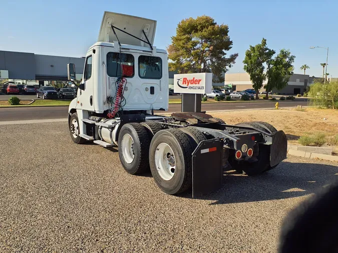 2017 FREIGHTLINER/MERCEDES CASCADIA 125