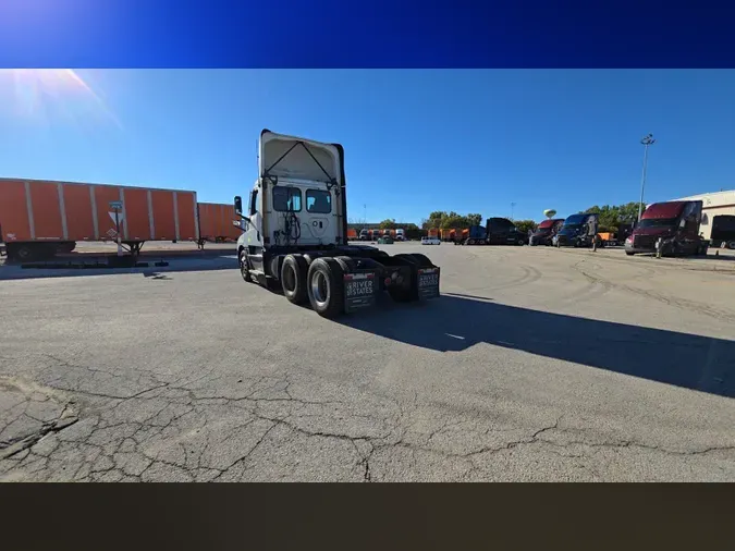 2022 Freightliner Cascadia 126