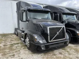 2016 VOLVO VNL630