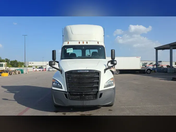 2019 Freightliner Cascadia 126