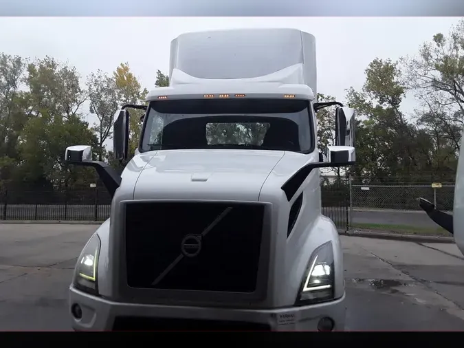 2019 VOLVO VNR42T 300
