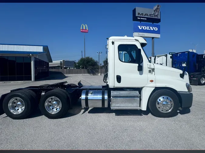 2017 FREIGHTLINER CASCADIA 125