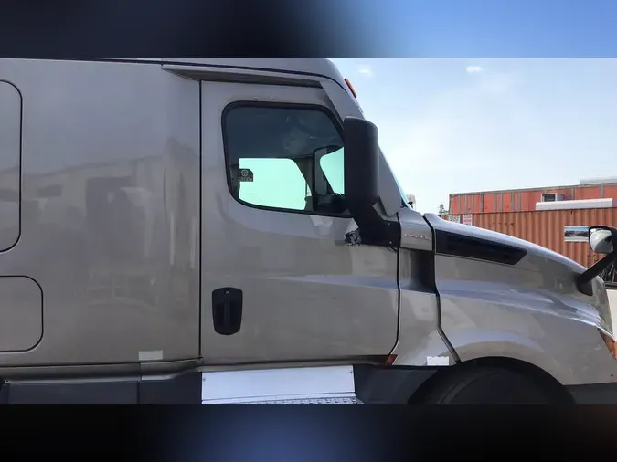2022 Freightliner Cascadia 126