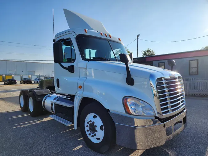 2016 FREIGHTLINER/MERCEDES CASCADIA 125