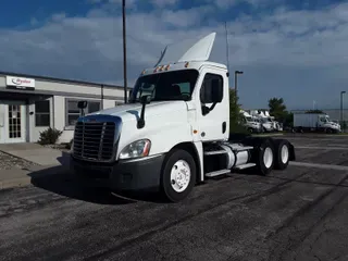 2015 Freightliner CASCADIA 125