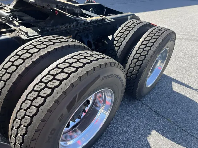 2023 Peterbilt 579