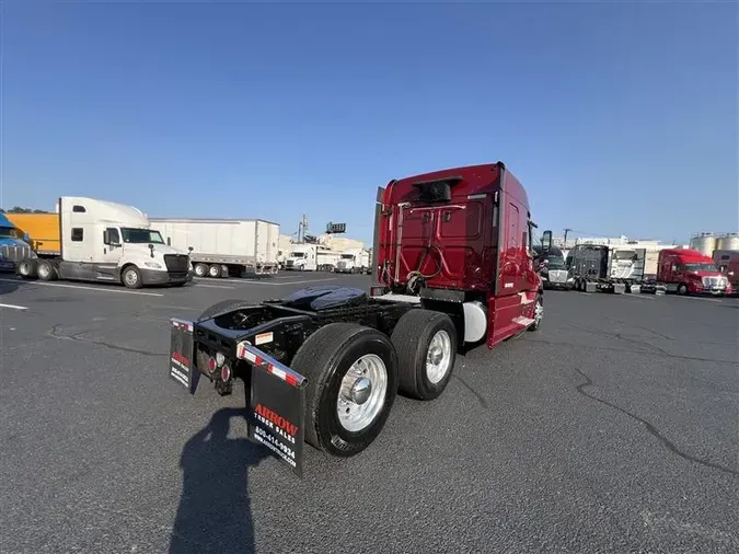 2019 FREIGHTLINER CA126