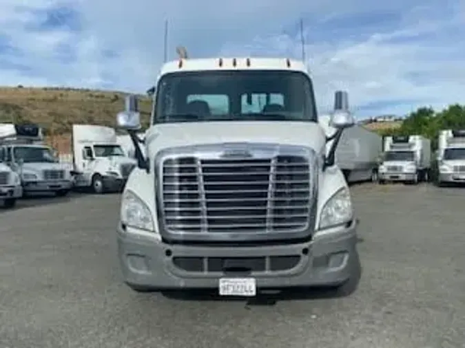 2016 FREIGHTLINER/MERCEDES CASCADIA 113