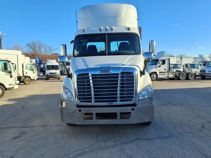 2018 FREIGHTLINER/MERCEDES CASCADIA 113