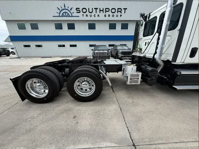 2021 Freightliner Cascadia 126