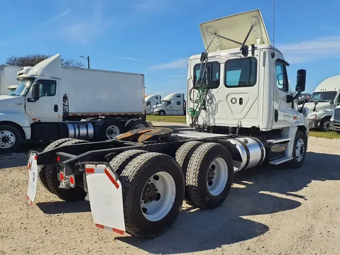 2019 FREIGHTLINER/MERCEDES CASCADIA 125